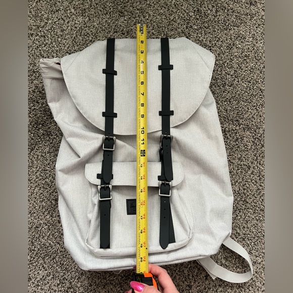 Herschel Backpack - Picture 8 of 11